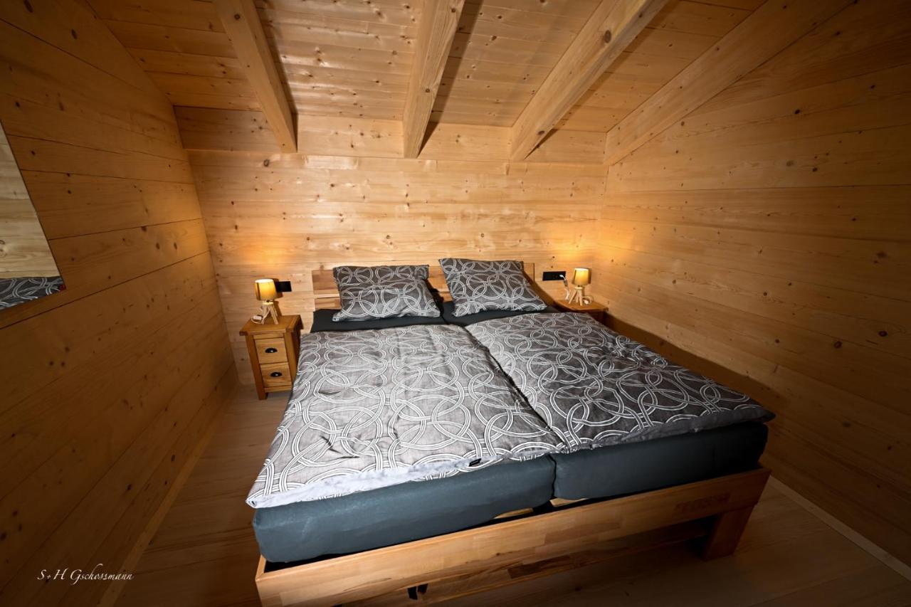 Holzwies Chalets Unterneukirchen Exteriör bild